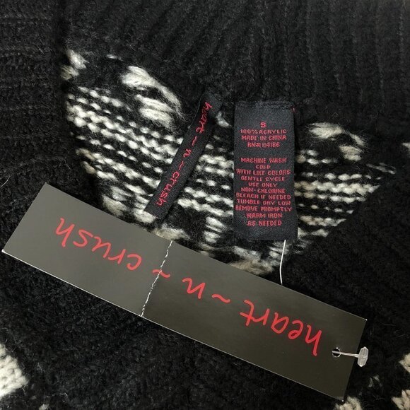 NEW Heart n Crush Black White Boho Aztec Geometric Knit Fringe Pocahontas Poncho - Picture 2 of 8